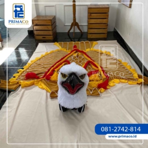 Maskot Kepala Garuda AAU